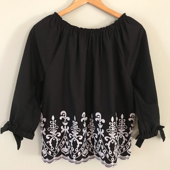 Time & Tru Off or On Shoulder Embroidered … - Picture 2 of 7